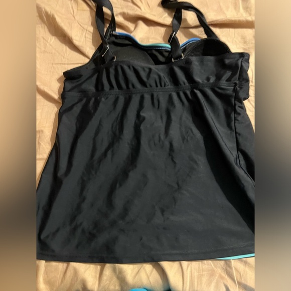st. john’s bay tankini top - Picture 2 of 3